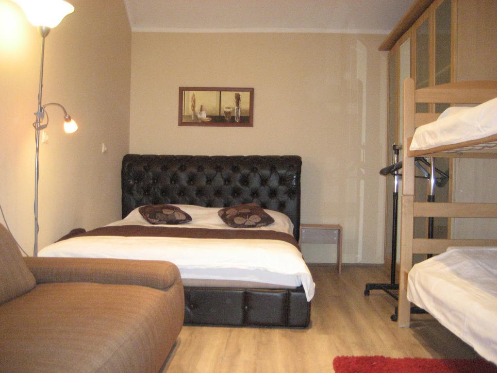 Guest House Maja Novi Sad Esterno foto