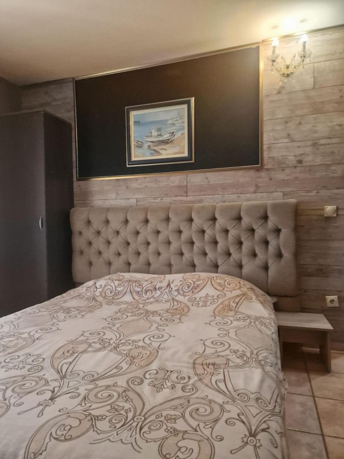 Guest House Maja Novi Sad Esterno foto