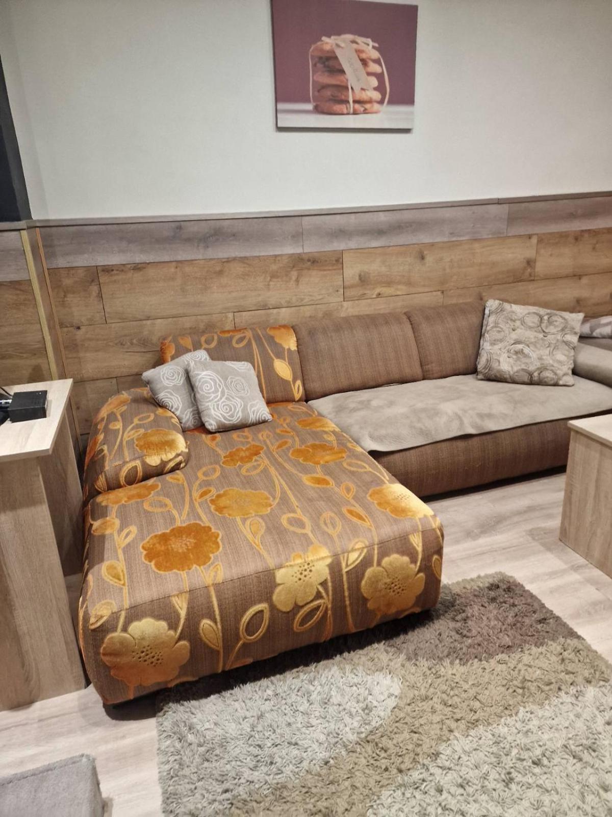 Guest House Maja Novi Sad Esterno foto