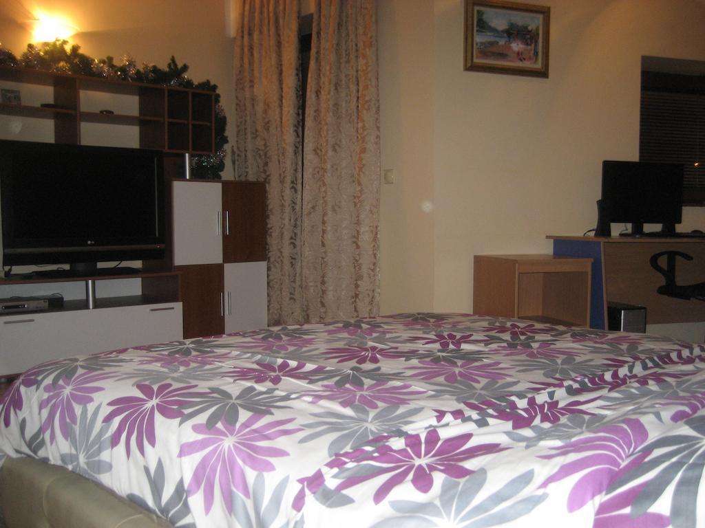 Guest House Maja Novi Sad Esterno foto