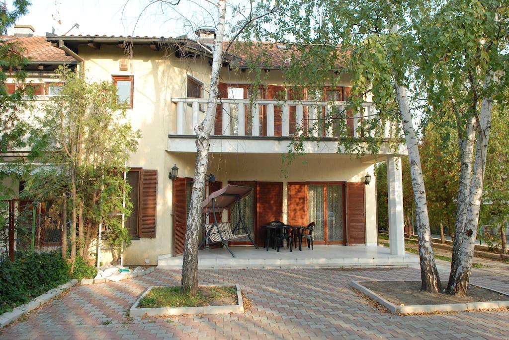 Guest House Maja Novi Sad Esterno foto